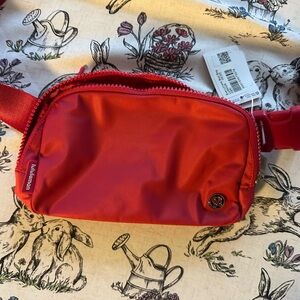 NWT lululemon Everywhere Belt Bag 1L Cherry Mist